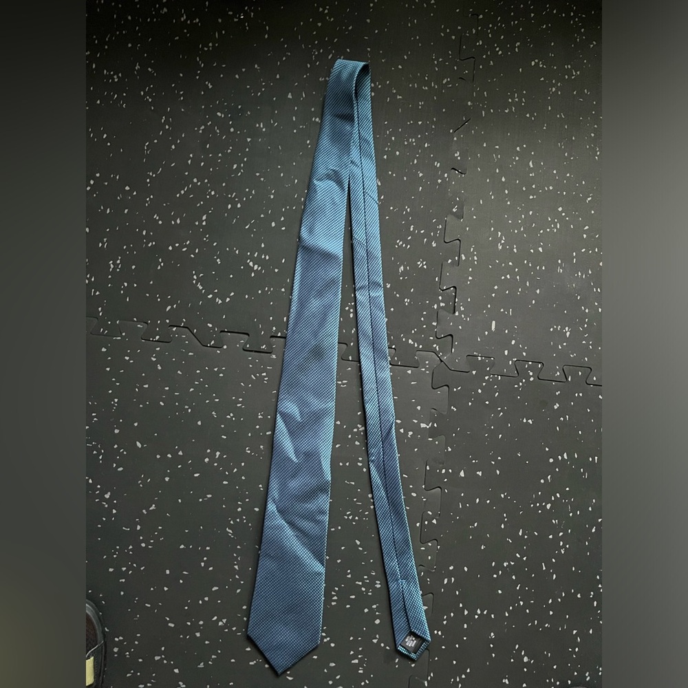 Kenneth Cole Reaction Blue tie
